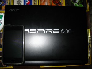 Acer Aspire One 522 compared with an iTouch